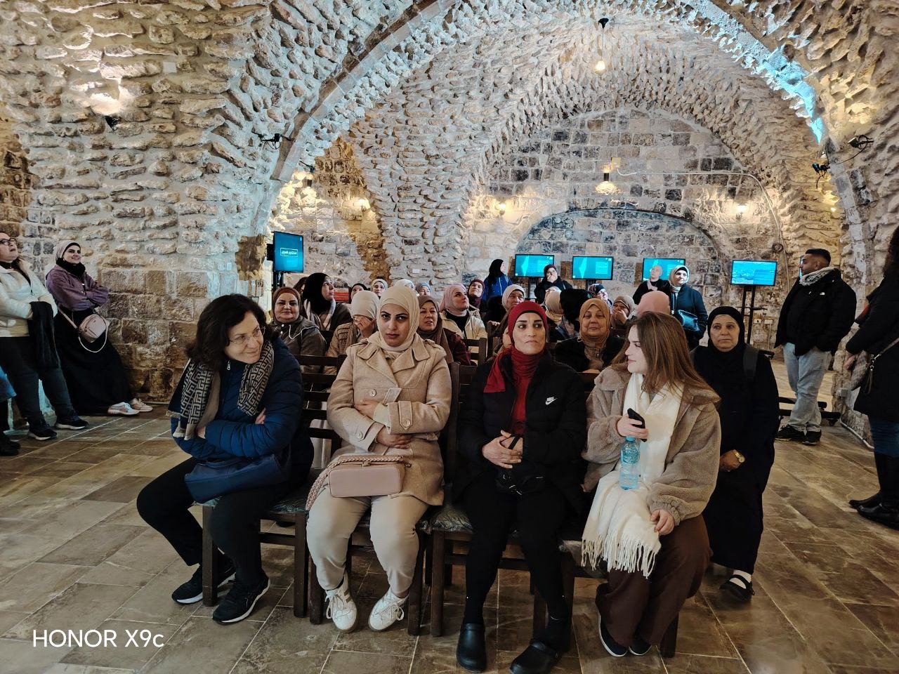 المركز الثقافي للذاكرة والرواية الفلسطينية في نابلس يستقبل 70 زائرًا ضمن زيارة تعريفية تفاعلية